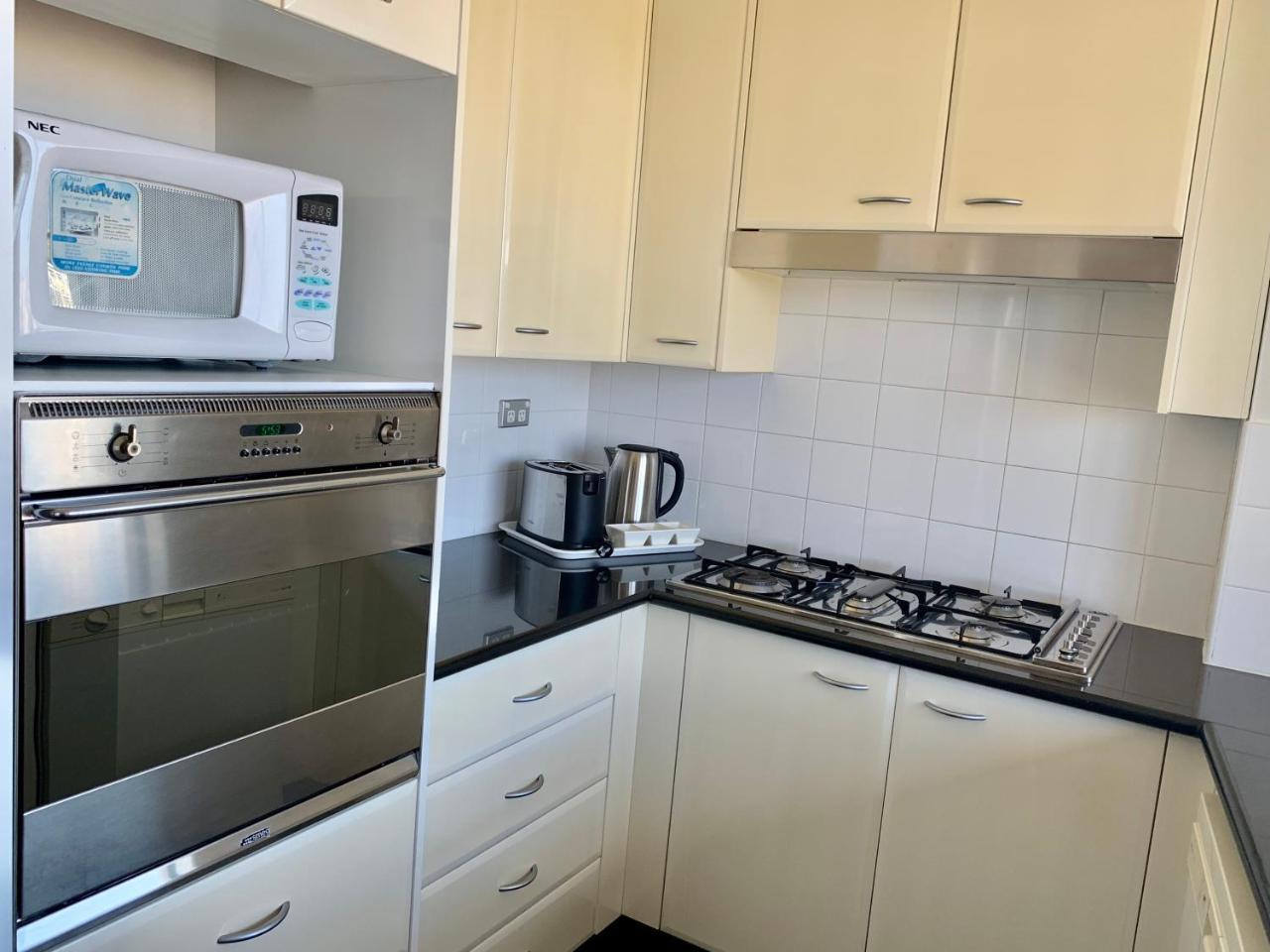 Castle Serviced Apartments Сидней Экстерьер фото